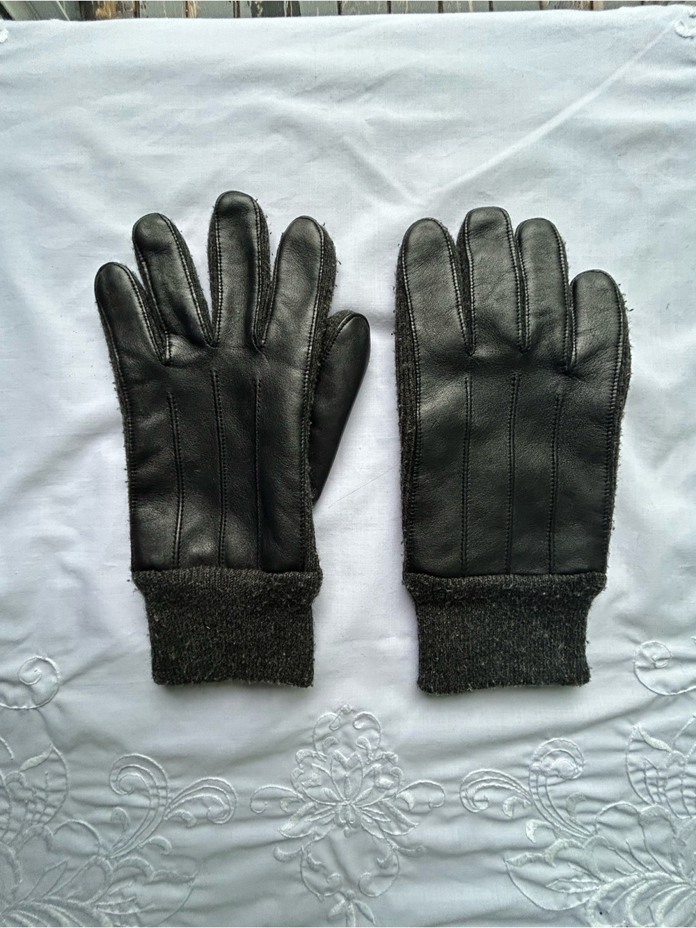Men's Leather Gloves with Knit Cuff - Black